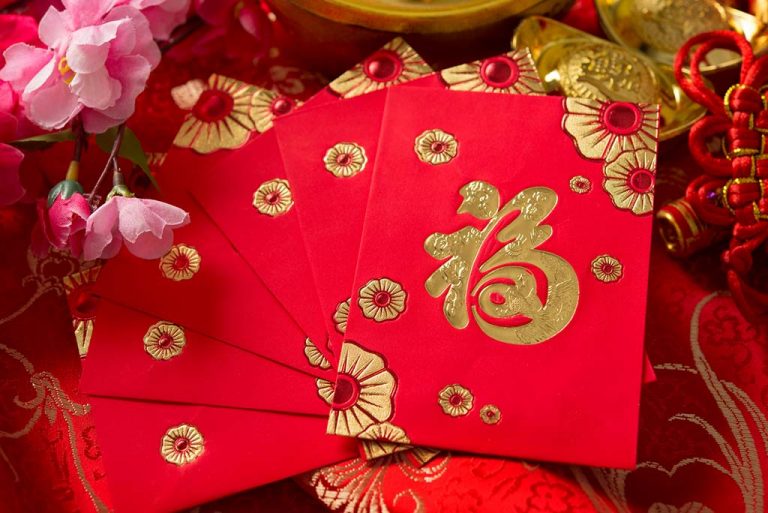 Des cartes traditionnelles que l'on s'offre lors du Nouvel An chinois