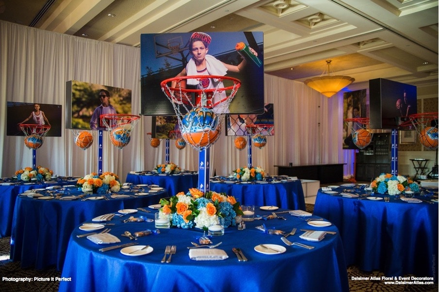 Une décoration de salle et de table personnalisée, à l'occasion d'une Bar Mitzvah